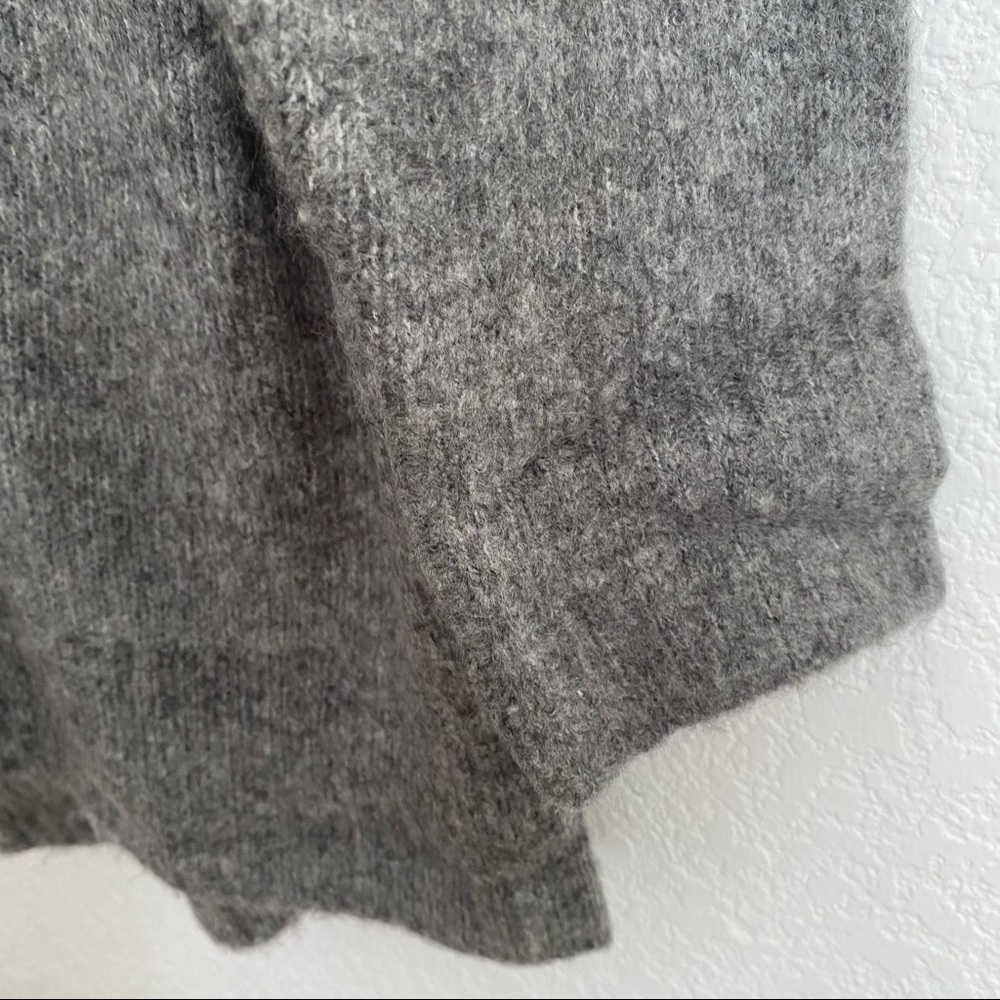 NWT ZARA Women’s Small Knit Gray Wool Long-Sleeve Scoop Neck Sweater Top - Picture 3 of 8